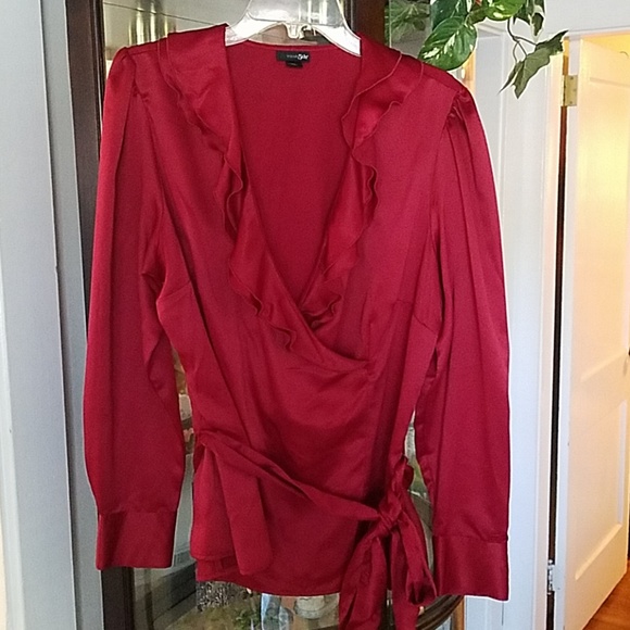 East 5th Tops - NWOT East 5th Blouse
